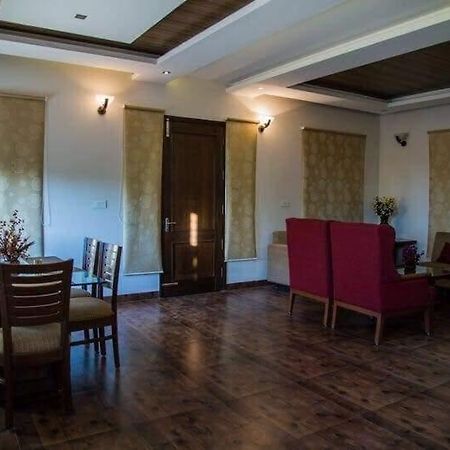 Pinewood 2Bhk Cottage Kasauli Dış mekan fotoğraf