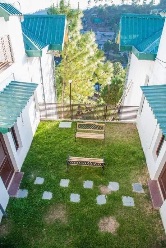 Pinewood 2Bhk Cottage Kasauli Dış mekan fotoğraf